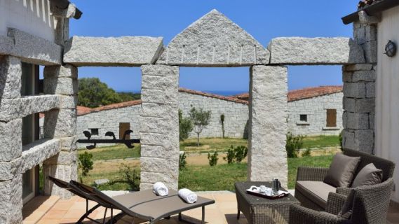 Sardinien-Ferienhäuser-Granit-Architektur