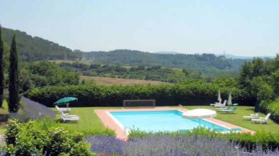 Toskana-Landgut-Pool-Panorama
