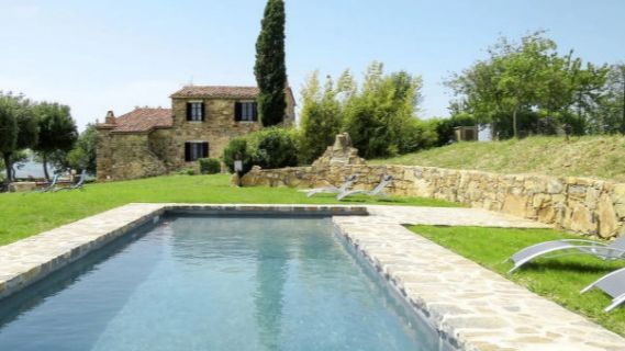 Toskana-Landhaus-Pool