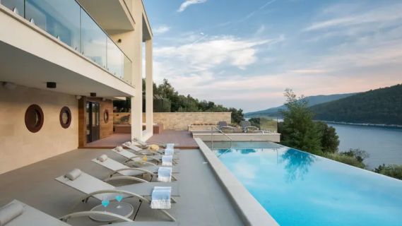 Kroatien-LuxuxVilla-Pool